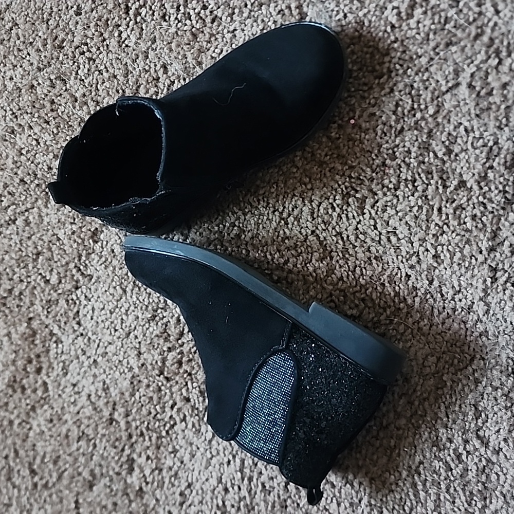 Shoe Set - Picture 3 of 4